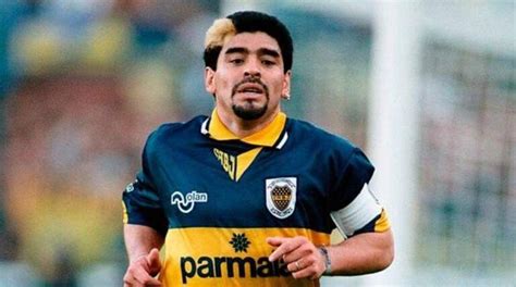 Murió Diego Maradona: los diseños de las camisetas más 